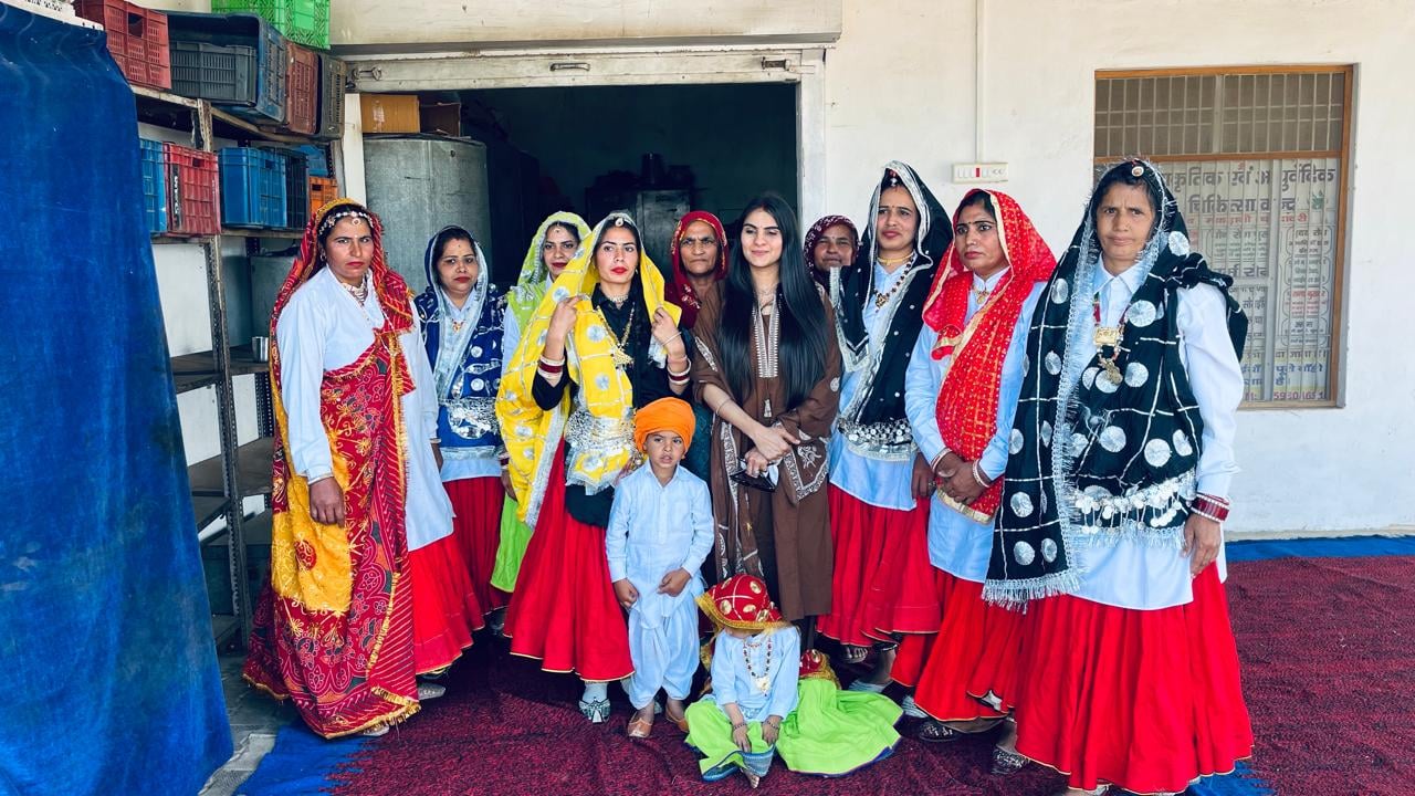 05jjrp02- लडायन गांव में कोरडा मार होली खेलते ग्रामीण। स्रोत-ग्रामीण 05jjrp02- लडायन गांव में कोरडा मार होली खेलते ग्रामीण। स्रोत-ग्रामीण