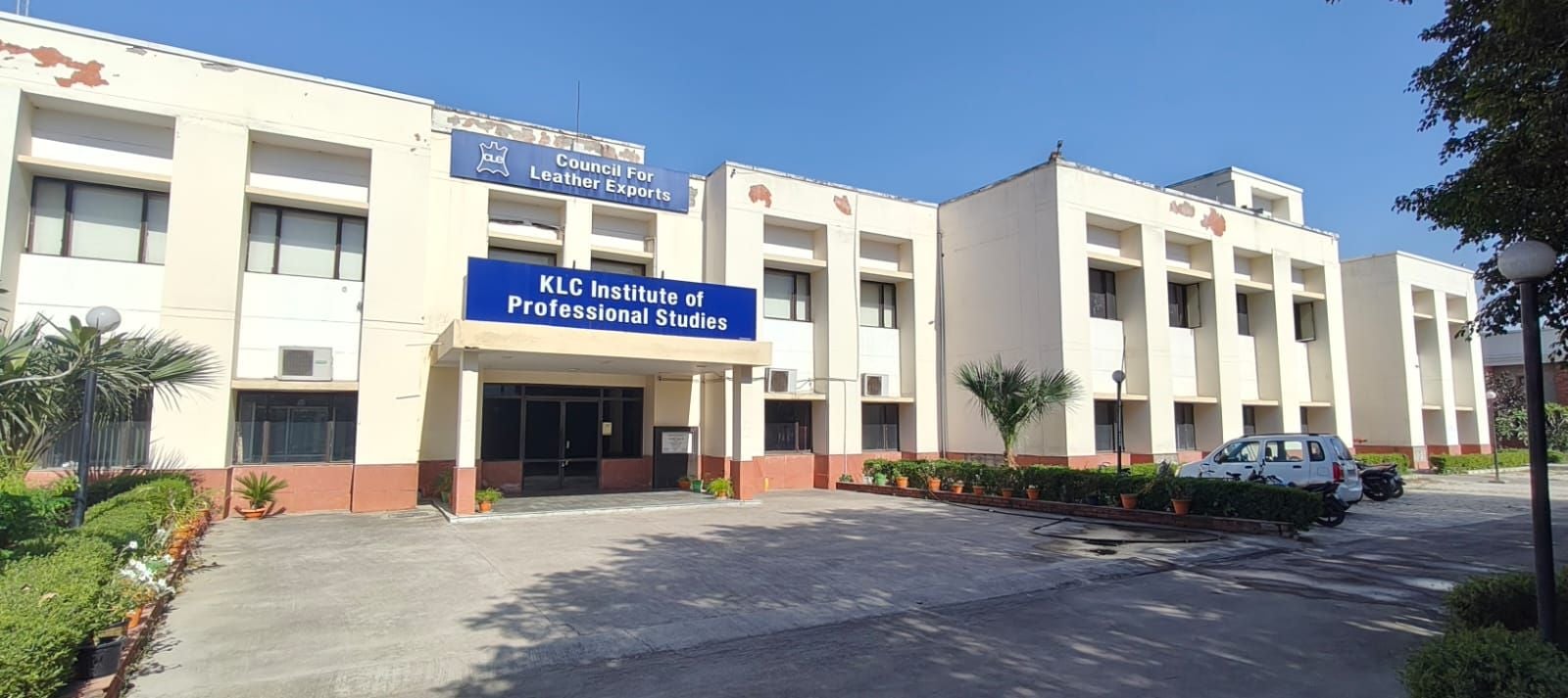 फोटो-6-बंथर औद्योगिक क्षेत्र स्थित काउंसिल फॉर लेदर एक्सपोर्ट का कार्यालय। संवाद