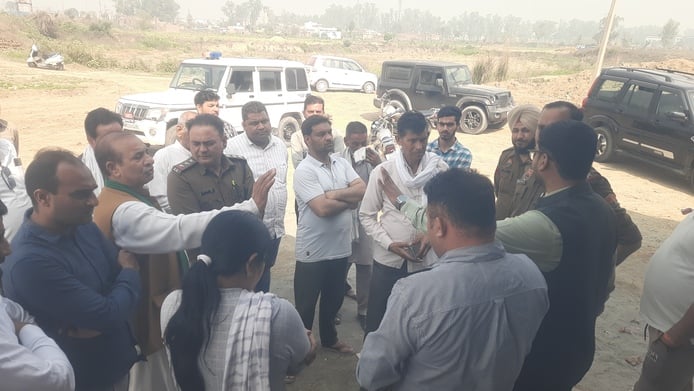 गांव धौड़ंग में लगाई गई प्लास्टिक निस्तारण मशीन। संवाद गांव धौड़ंग में लगाई गई प्लास्टिक निस्तारण मशीन। संवाद