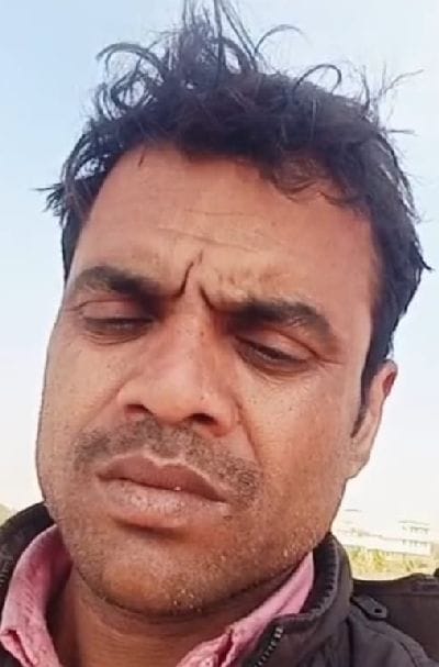 इस तरह से घरों के ऊपर से निकल रहे बजली के तार।संवाद