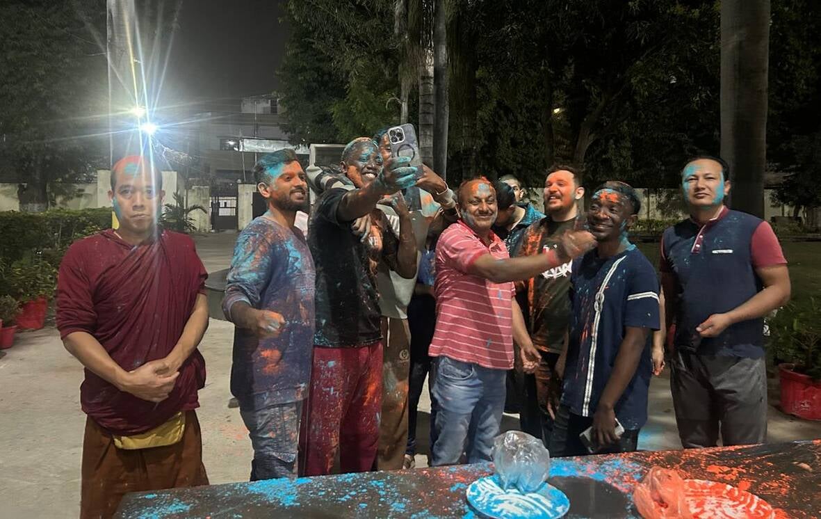 लखनऊ विश्वविद्यालय के अंतरराष्ट्रीय छात्रावासों में धूमधाम से मनी होली लखनऊ विश्वविद्यालय के अंतरराष्ट्रीय छात्रावासों में धूमधाम से मनी होली