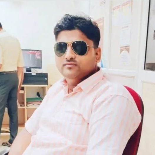 06जेएनडी06-152डी नेशनल हाईवे पर दुर्घटनाग्रस्त कार। स्रोत परिजन 06जेएनडी06-152डी नेशनल हाईवे पर दुर्घटनाग्रस्त कार। स्रोत परिजन