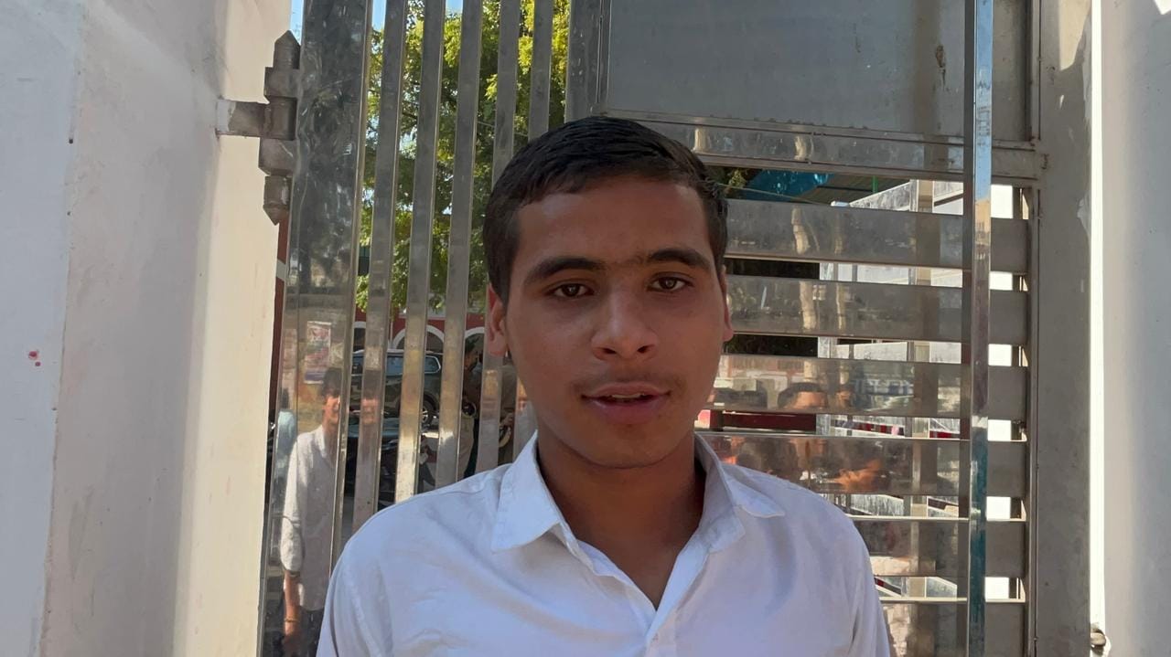 2-मोक्ष, परीक्षार्थी।