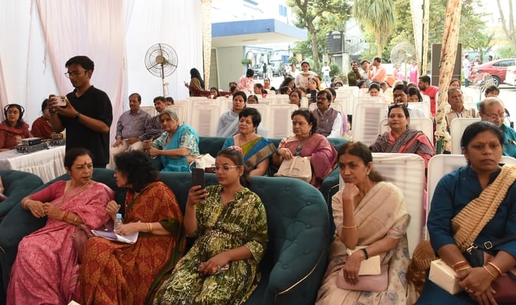 आकाशवाणी के लखनऊ केंद्र में शुक्रवार को विशेष कार्यक्रम शक्ति रूपेण संस्थिता का आयोजन हुआ। 