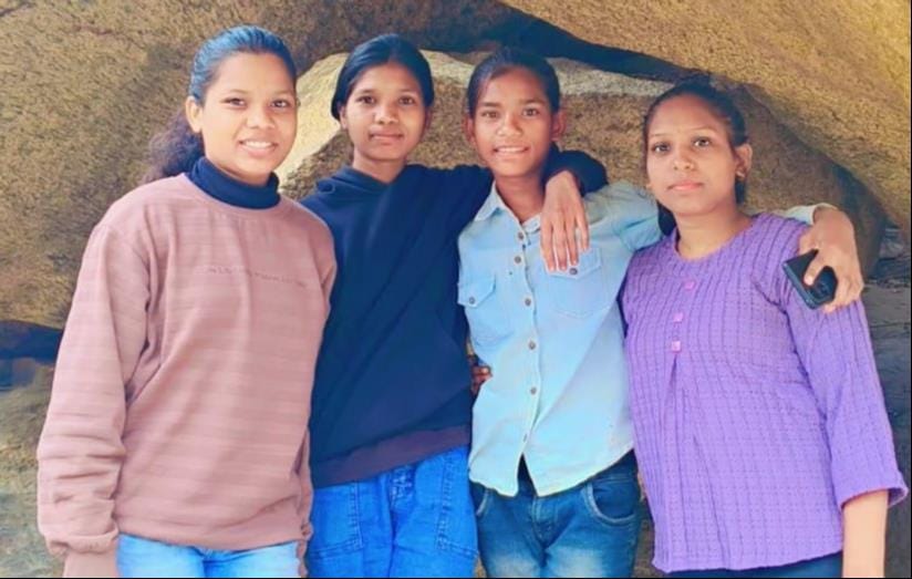 करमा ब्लॉक के करकी गांव के एक  ही किसान की तीन बेटियों का पुलिस में हुआ चयन। स्रोत स्वयं