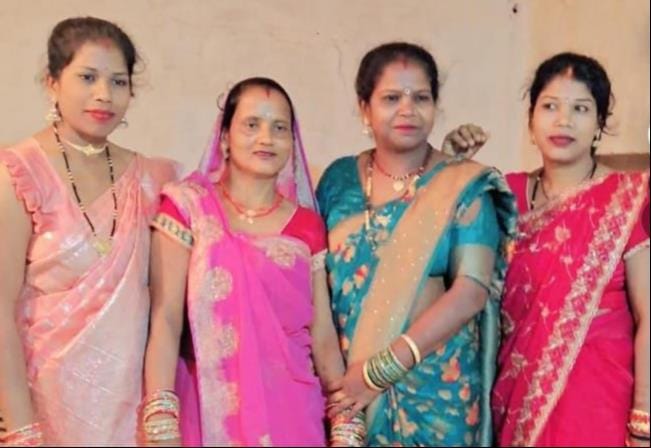 करमा ब्लॉक के करकी गांव के एक  ही किसान की तीन बेटियों का पुलिस में हुआ चयन। स्रोत स्वयं