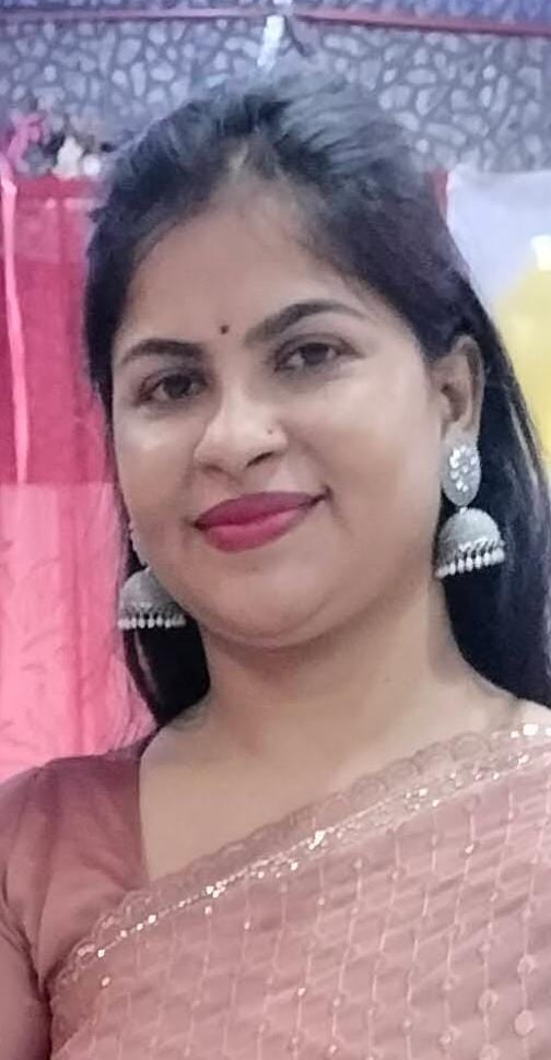 शहर के ठंडी सड़क स्थित गैस एजेंसी पर उपभोक्ताओं की लगी भीड़। संवाद शहर के ठंडी सड़क स्थित गैस एजेंसी पर उपभोक्ताओं की लगी भीड़। संवाद
