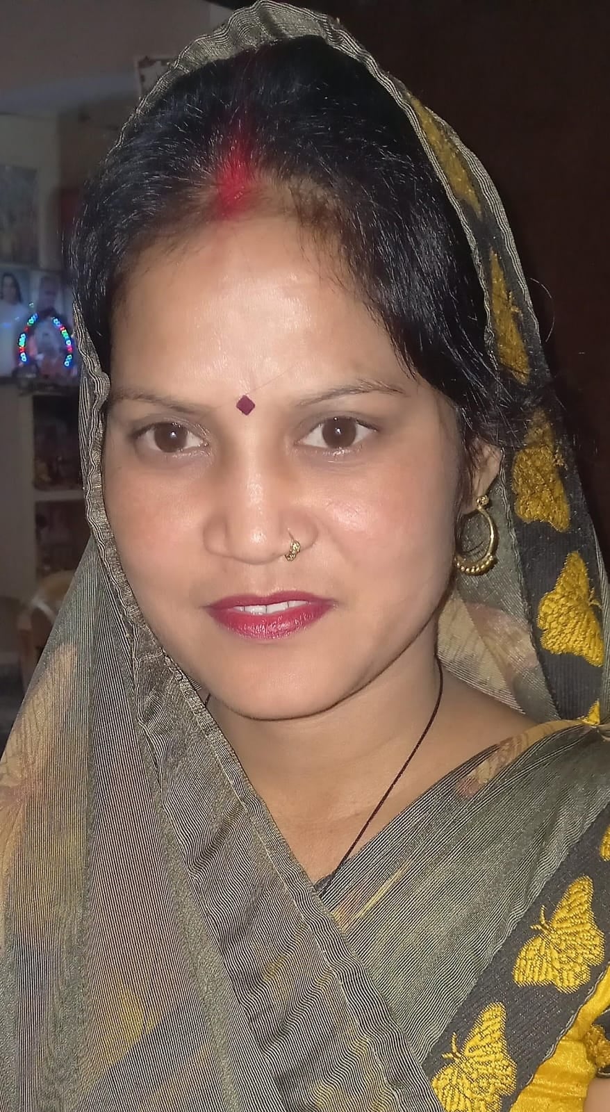 शहर के ठंडी सड़क स्थित गैस एजेंसी पर उपभोक्ताओं की लगी भीड़। संवाद शहर के ठंडी सड़क स्थित गैस एजेंसी पर उपभोक्ताओं की लगी भीड़। संवाद