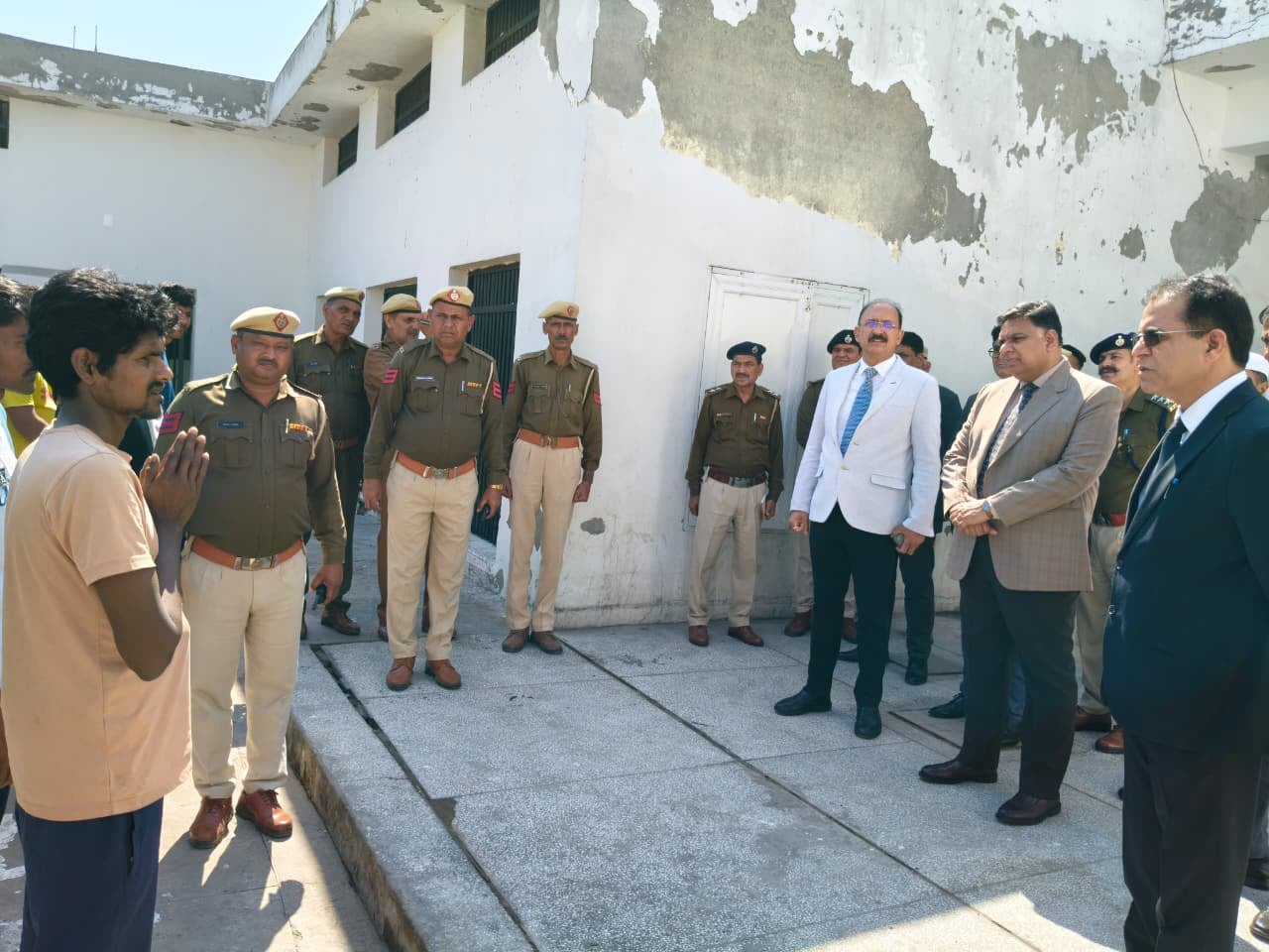 फ़ोटो-61: बहादुरगढ़ के बार रूम में लाइब्रेरी भवन का शिलान्यास करते हाईकोर्ट के जज न्यायाधीश हर्ष 