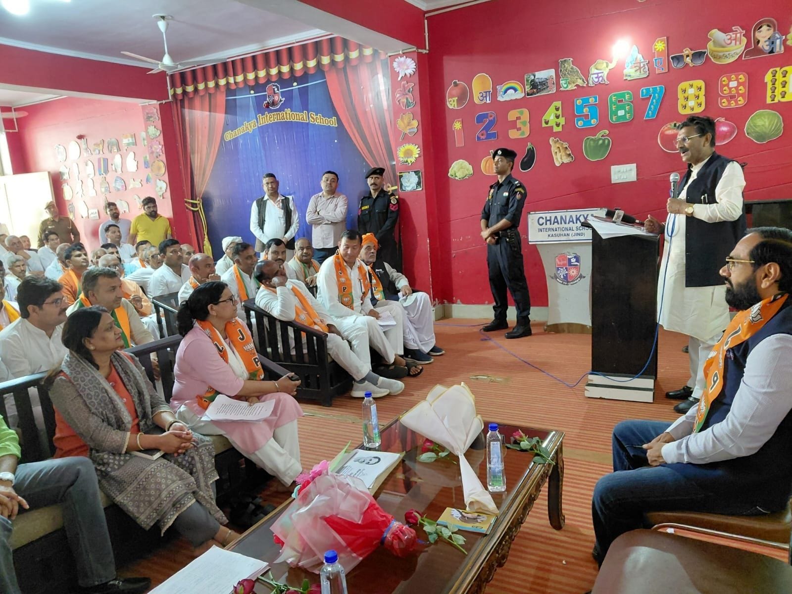 8जेएनडी29: प्रशिक्षण शिविर में पहुंचे कैबिनेट मंत्री कृष्ण बेदी, विधायक देवेंद्र चतरभुज अत्री। 8जेएनडी29: प्रशिक्षण शिविर में पहुंचे कैबिनेट मंत्री कृष्ण बेदी, विधायक देवेंद्र चतरभुज अत्री।