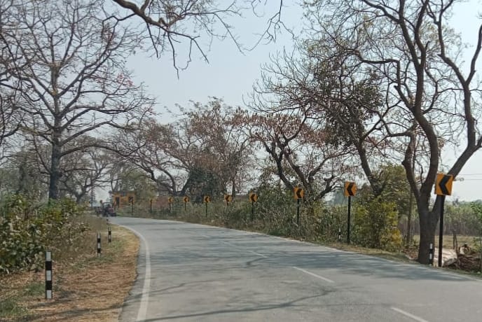 बरबर क्षेत्र के मोहम्मदी मार्ग पर अंधा मोड़। संवाद