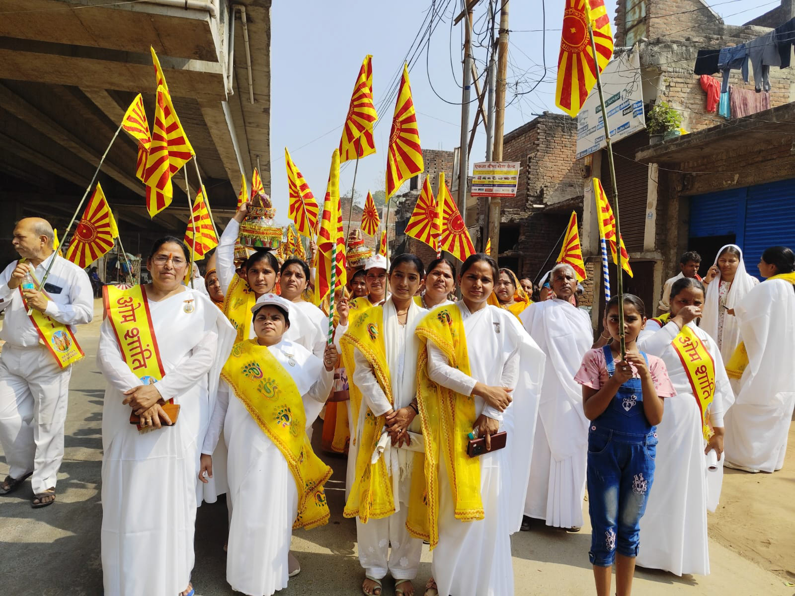 फोटो 28 असरगढी में कथा सुनाते आचार्य सतेंद्र मिश्रा। संवाद