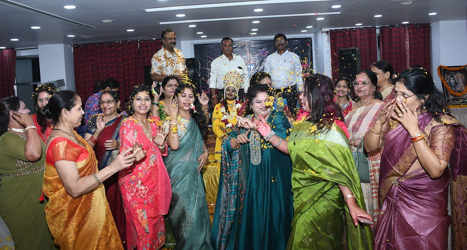 होली मिलन समारोह में भक्ति व संगीत का मिलाप, बच्चों ने दी प्रस्तुति। 