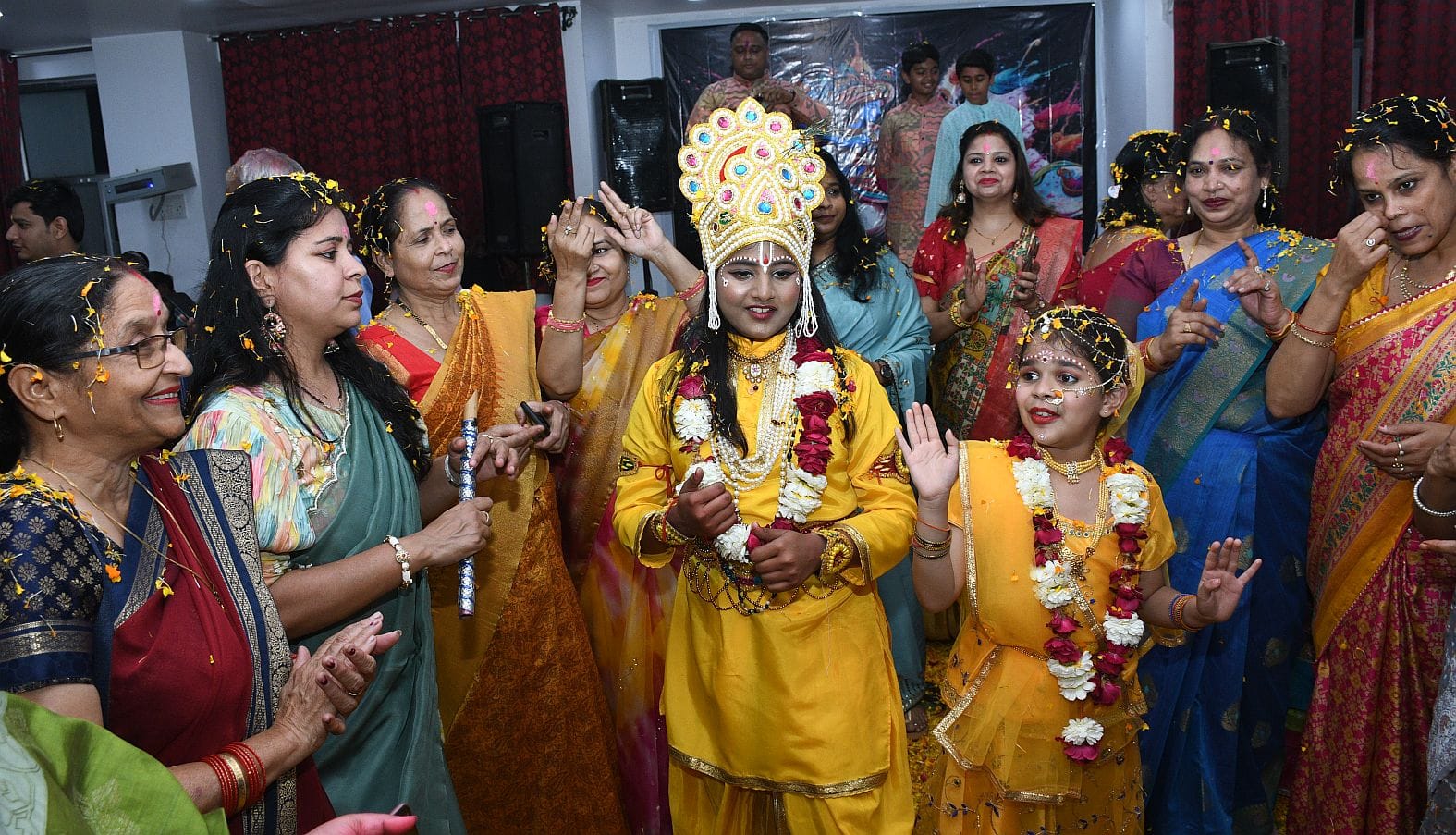 होली मिलन समारोह में भक्ति व संगीत का मिलाप, बच्चों ने दी प्रस्तुति। 