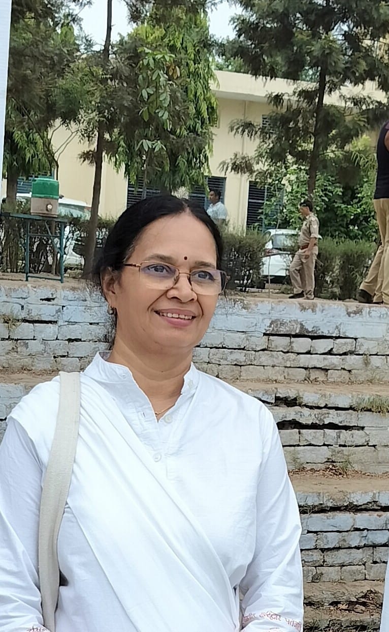 महिला दिवस खबर का फोटो- शिक्षिका रुचि शर्मा।