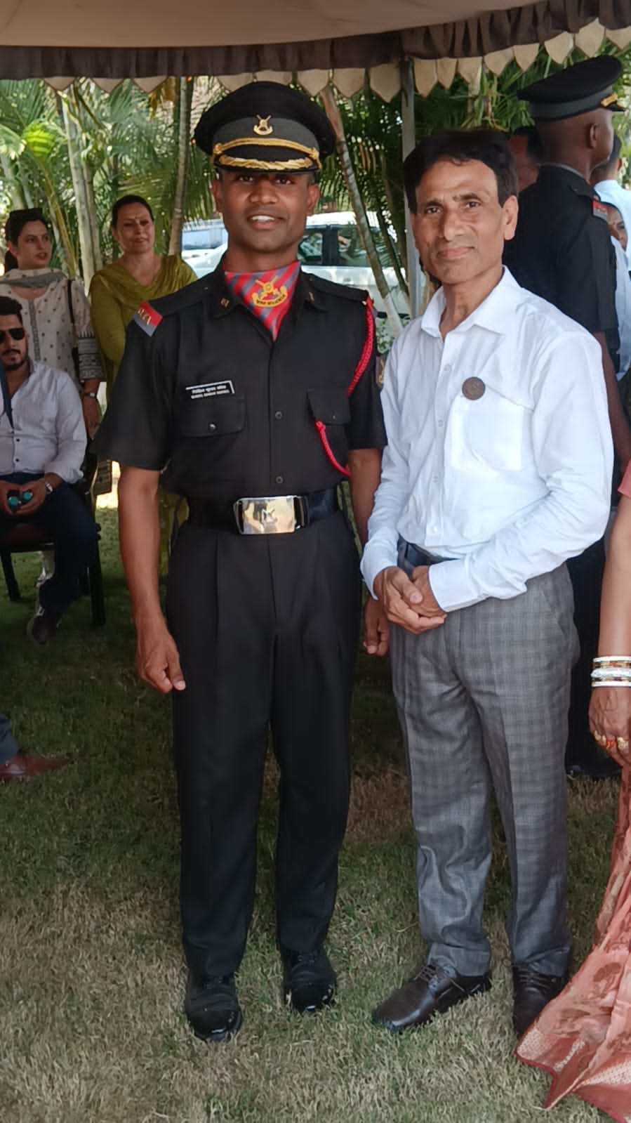 सीडीएस परीक्षा में चयन के बाद निखिल कुमार बघेल बने अधिकारी, घर पहुंचने पर हुआ भव्य स्वागत।
