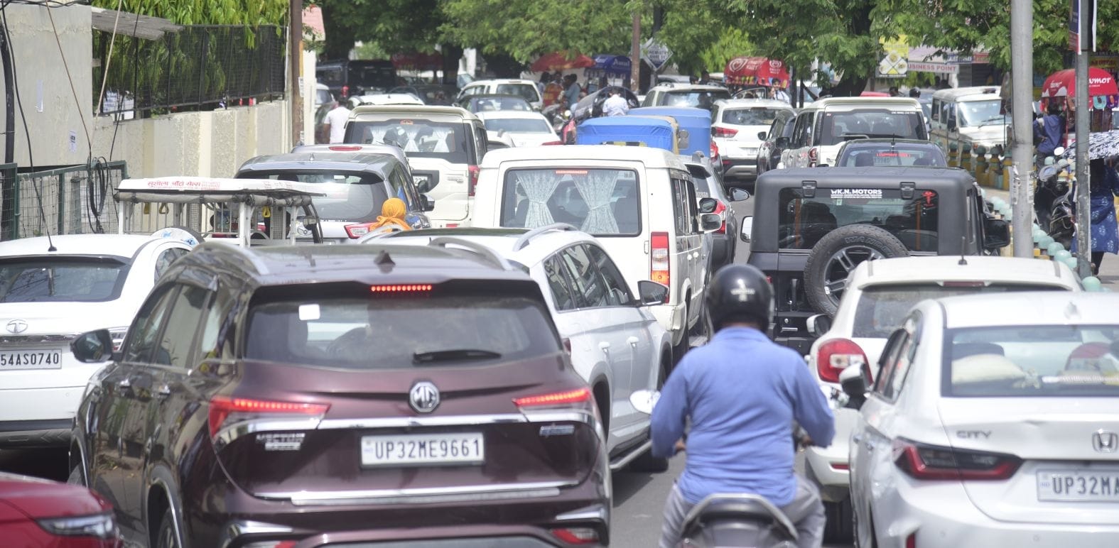 स्कूलों के बाहर लगने वाले जाम को हटाएंगे ट्रैफिक मार्शल। स्कूलों के बाहर लगने वाले जाम को हटाएंगे ट्रैफिक मार्शल।