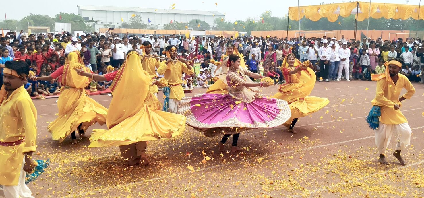25-डाभासेमर स्टेडियम में आयोजित राज्य स्तरीय बेसिक बाल क्रीड़ा प्रतियोगिता में दौड़ लगाते खिला