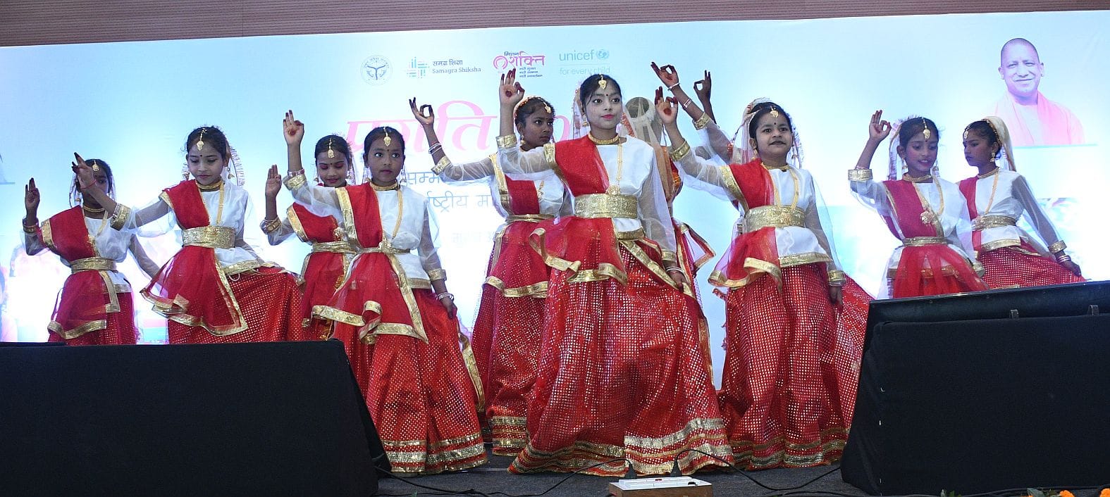 गोमतीनगर स्थित होटल में रविवार को बेसिक शिक्षा विभाग की ओर से प्रगति: आत्मसम्मान से समानता तक ब
