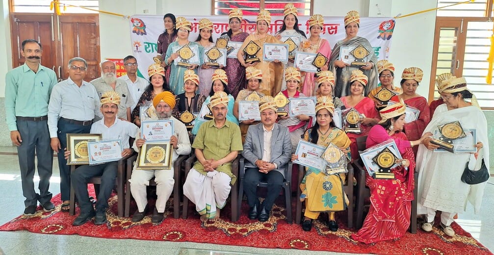 कुरुक्षेत्र। अंतरराष्ट्रीय महिला दिवस पर सेक्टर -5 में आयोजित  नारी सशक्तिकरण सम्मान समारोह में