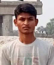 लखनऊ पलिया हाईवे पर क्षतिग्रस्त मार्ग। संवाद