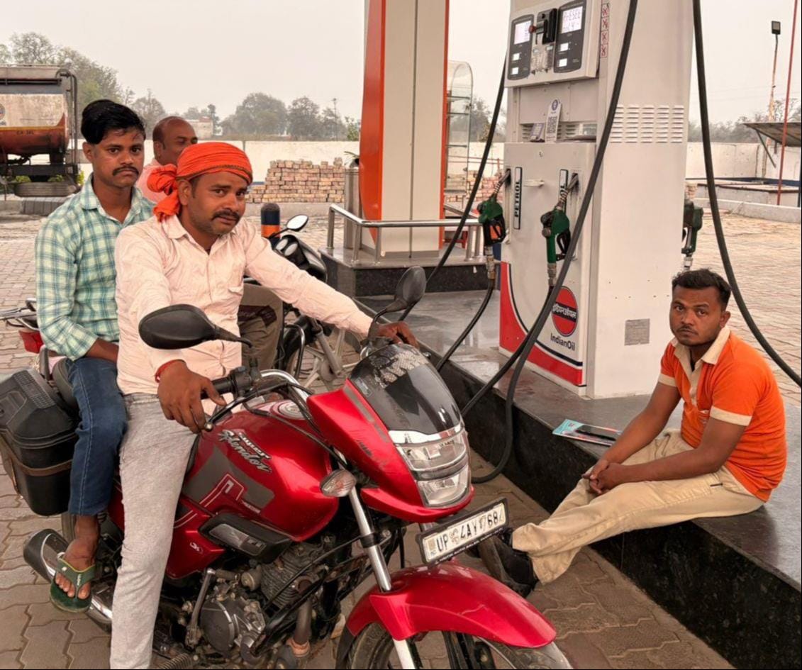 दुद्धी के जाबर गांव स्थित पेट्रोल पंप पर नही मिल रहा पेट्रोल-संवाद दुद्धी के जाबर गांव स्थित पेट्रोल पंप पर नही मिल रहा पेट्रोल-संवाद