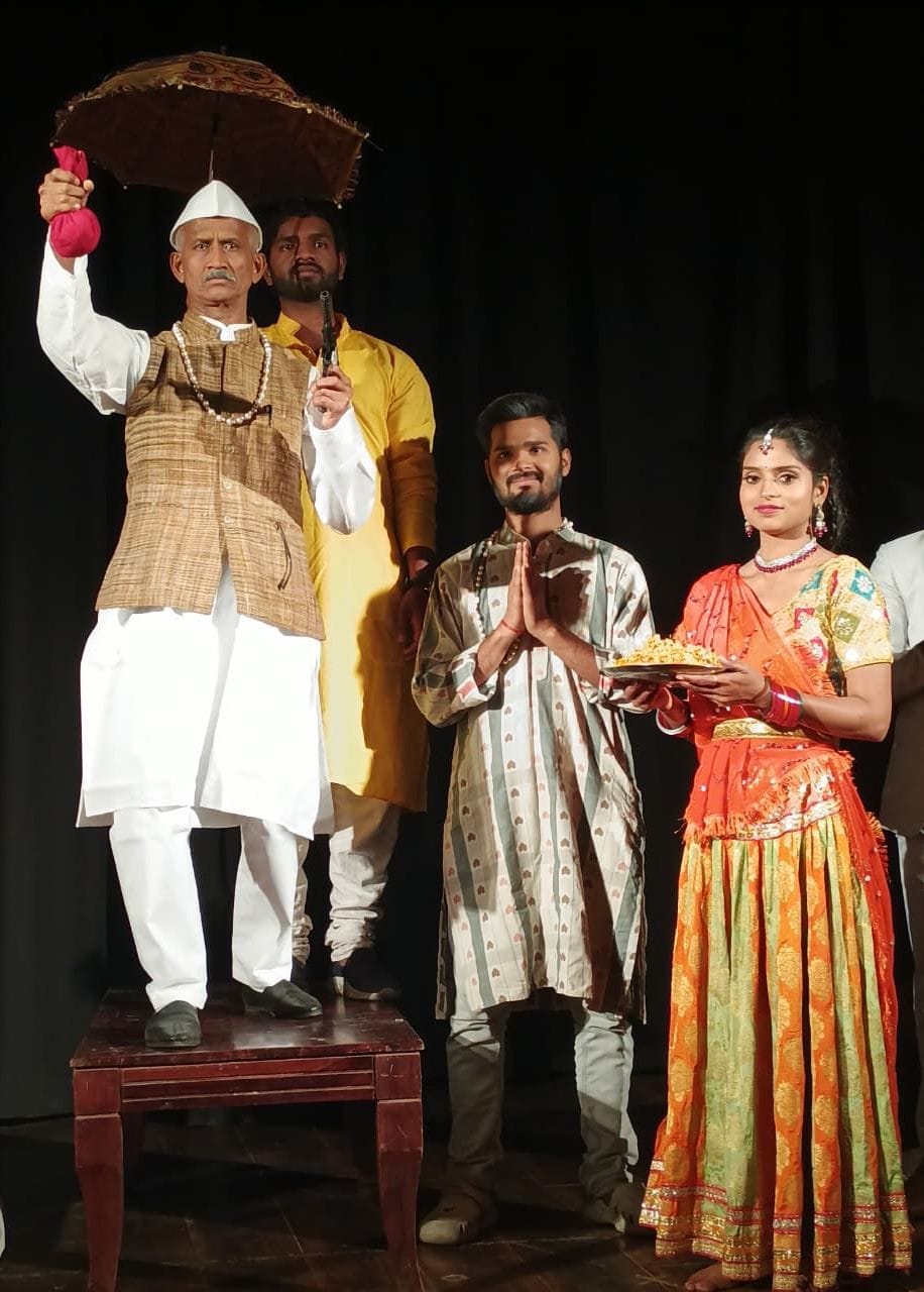 आश्वासनम् नाटक से दिया संघर्ष व आत्मविश्वास का संदेश