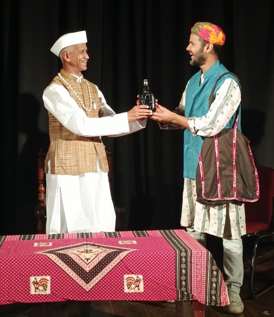 आश्वासनम् नाटक से दिया संघर्ष व आत्मविश्वास का संदेश