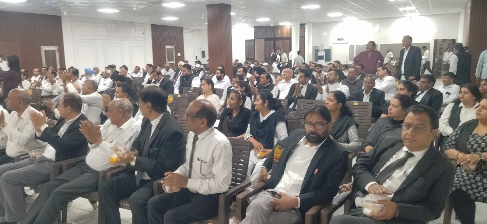 कुरुक्षेत्र। बार एसोसिएशन प्रधान धर्मेंद्र जानकारी देते हुए। संवाद कुरुक्षेत्र। बार एसोसिएशन प्रधान धर्मेंद्र जानकारी देते हुए। संवाद