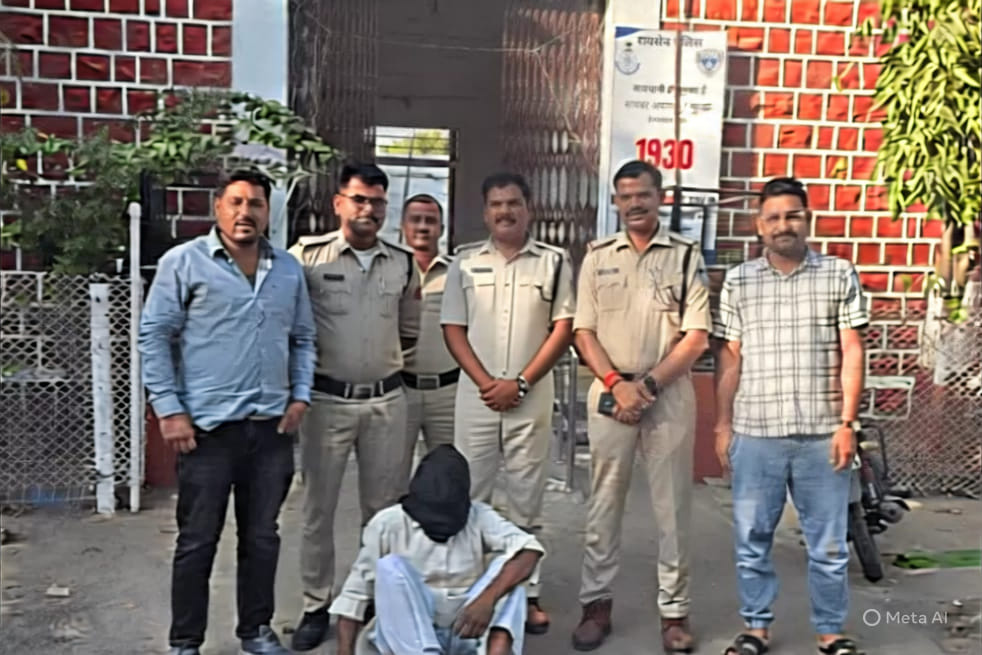 नींद में महिला की कुल्हाड़ी से हत्या आरोपी गिरफ्तार