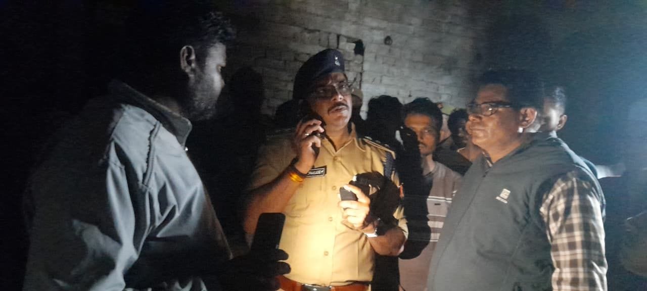 रेशमा व शादाब की फाइल फोटो। रेशमा व शादाब की फाइल फोटो।