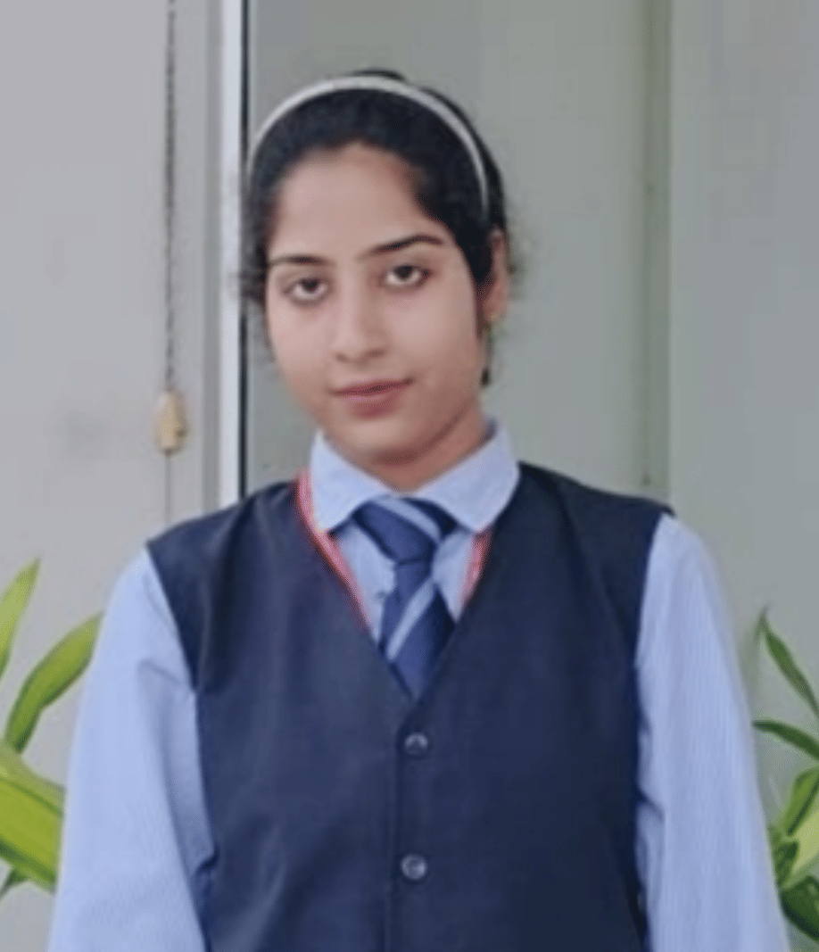 शिव चौक स्थित बाजार में ईद की खरीदारी करती हुईं महिलाएं स्रोत संवाद