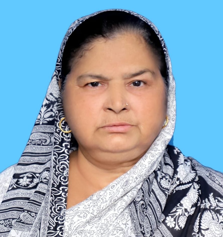 22-ओम प्रकाश हुड्डा, सेक्टर-4 निवासी ।