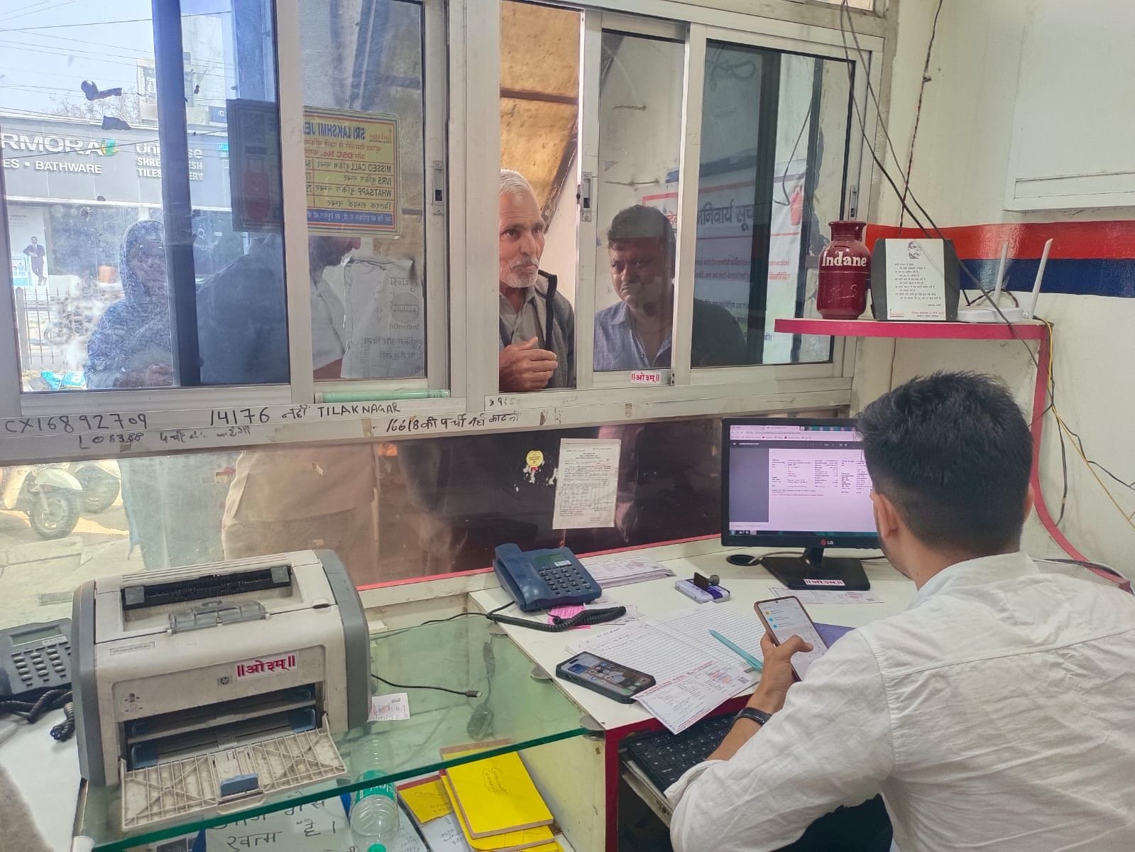 22-ओम प्रकाश हुड्डा, सेक्टर-4 निवासी ।