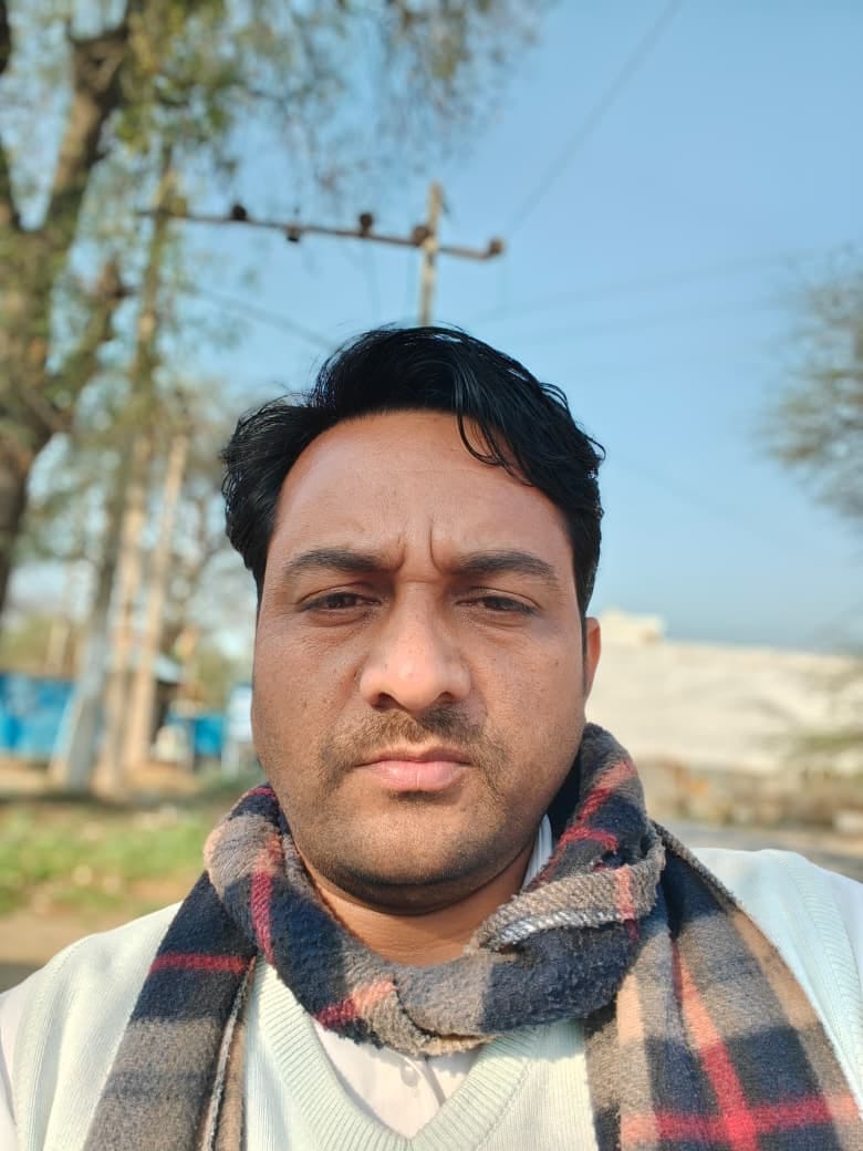 11jjrp14- मौका निरीक्षण करते सिंचाई विभाग के अधिकारी। स्रोत-ग्रामीण 11jjrp14- मौका निरीक्षण करते सिंचाई विभाग के अधिकारी। स्रोत-ग्रामीण