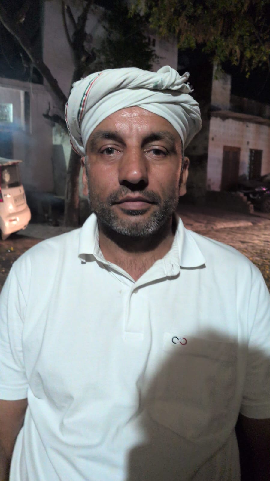 39-गांव सिंहपुरा का जलघर दिखता ग्रामीण जगबीर। संवाद