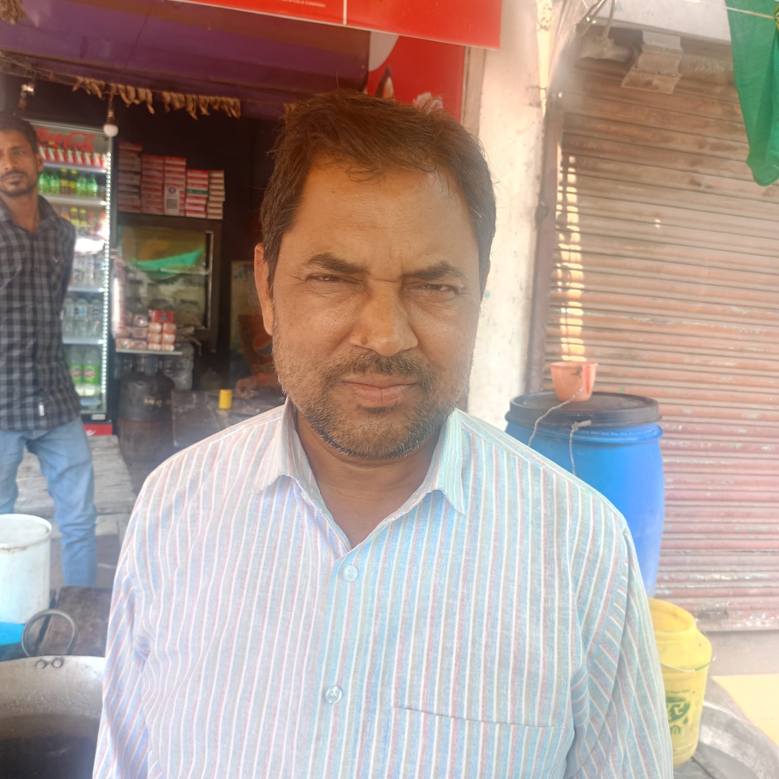 फोटो 12 सीकेटीपी 11 शहर के बस स्टैंड के पास होटल पर कोयला भट्ठी का इस्तेमाल। संवाद फोटो 12 सीकेटीपी 11 शहर के बस स्टैंड के पास होटल पर कोयला भट्ठी का इस्तेमाल। संवाद