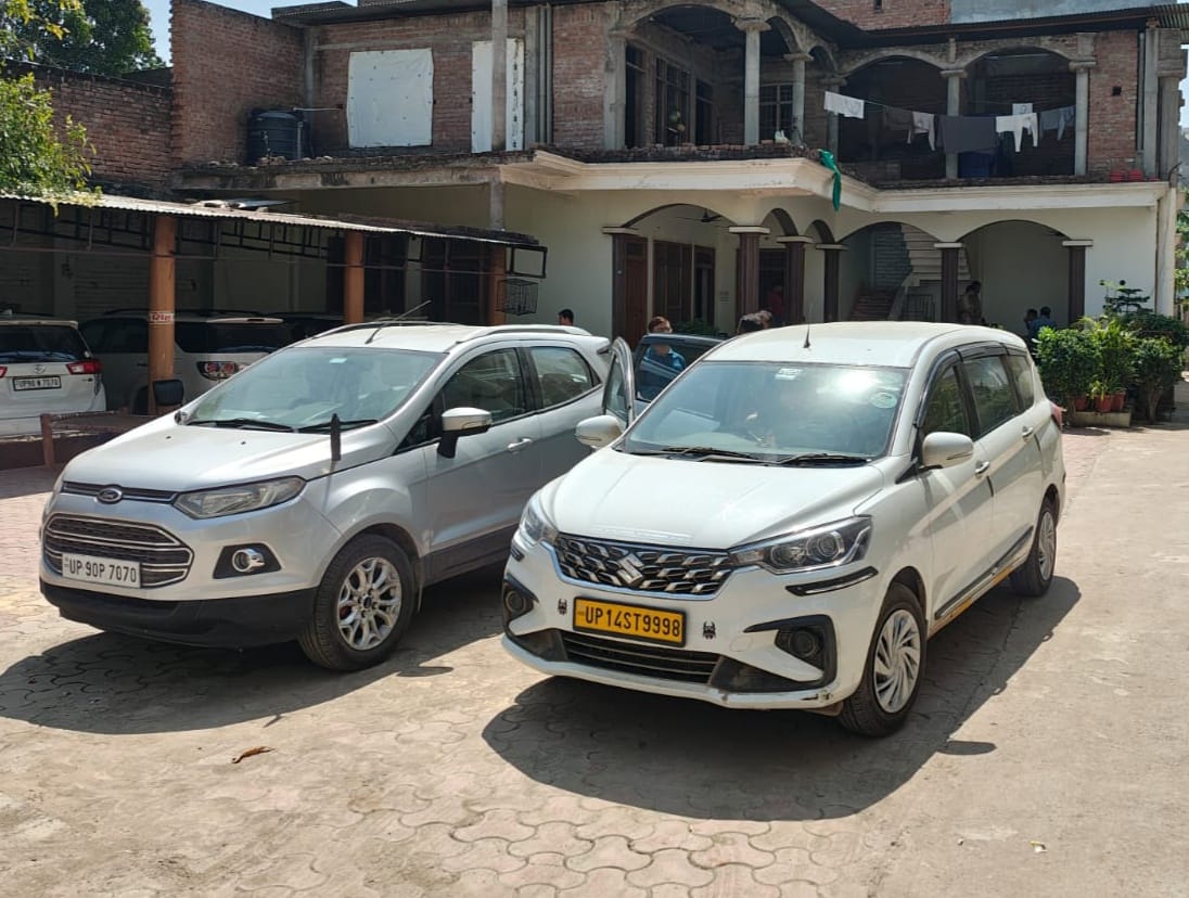 फोटो- 18 शिवशरण सिंह के आवास में पहरे पर खड़ी पुलिस। संवाद