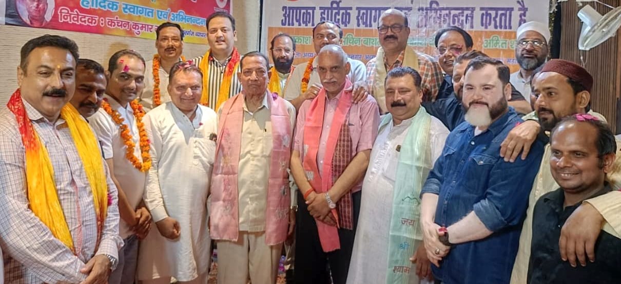 मोहल्ला करबला स्थित शिक्षक भवन में सीनियर सिटिजन वेलफेयर सोसाइटी की ओर से आयोजित होली मिलन मोहल्ला करबला स्थित शिक्षक भवन में सीनियर सिटिजन वेलफेयर सोसाइटी की ओर से आयोजित होली मिलन