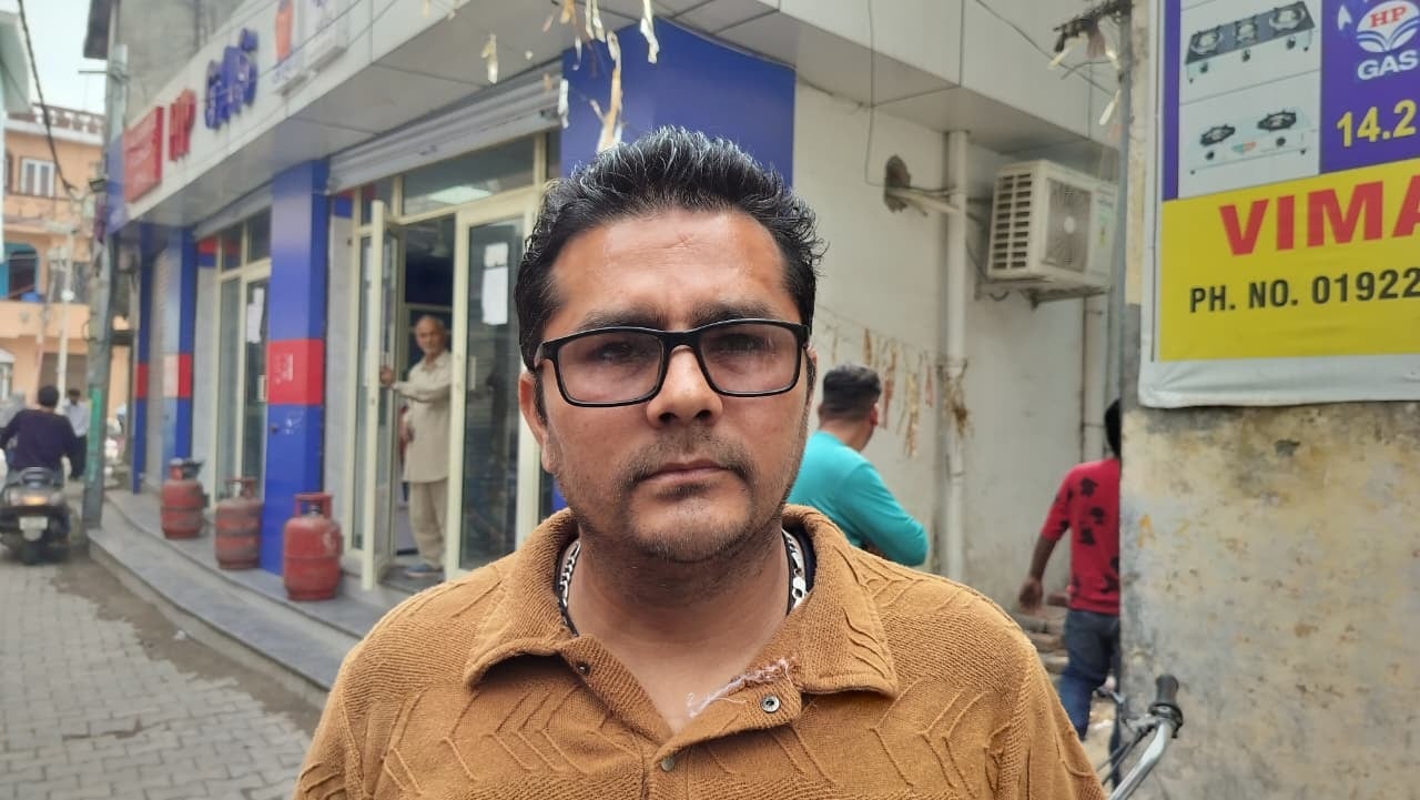 मंजूर अहमद, उपभोक्ता मंजूर अहमद, उपभोक्ता