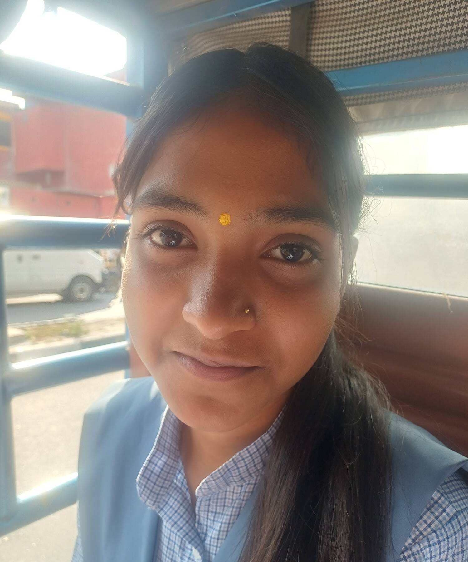 अंबाला छावनी के फारूका खालसा सीनियर सेकेंड़री स्कूल से 10वीं की विज्ञान की परीक्षा देकर बाहर आत