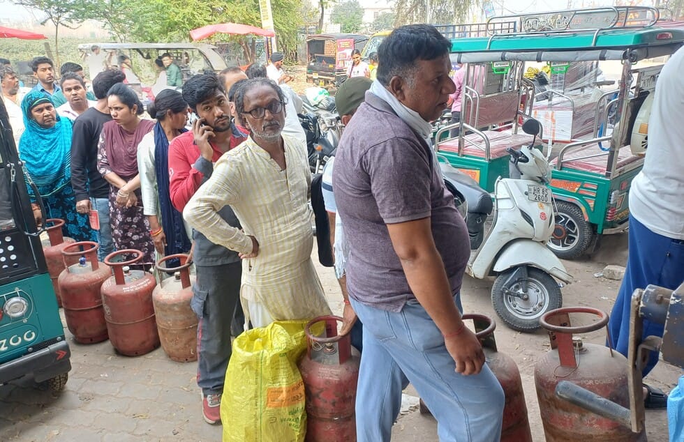 अंबाला कैंट के नागरिक अस्पताल में दूसरी मंजिल पर बने वार्ड में उपचाराधीन मोहम्मद शमशेद: संवाद