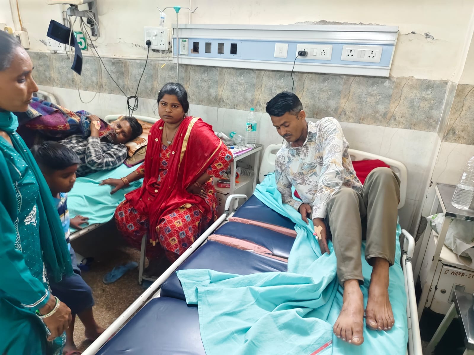 अंबाला कैंट के नागरिक अस्पताल में दूसरी मंजिल पर बने वार्ड में उपचाराधीन मोहम्मद शमशेद: संवाद