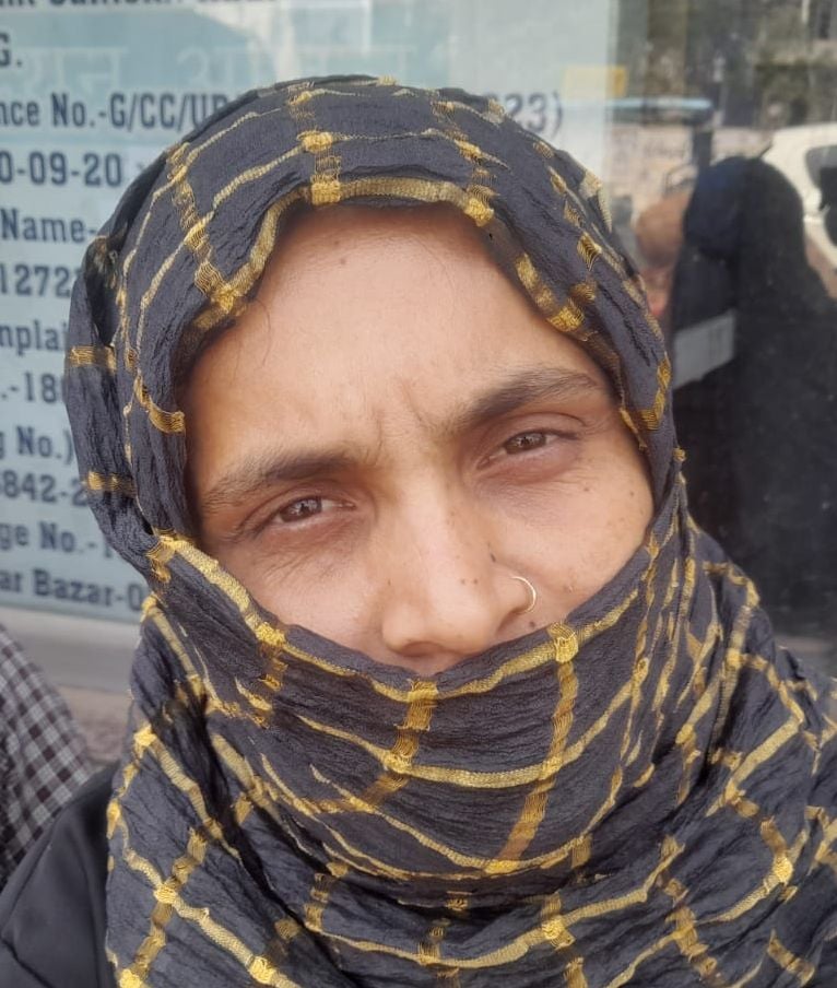 बेबी आजमी, बाडूजई प्रथम। बेबी आजमी, बाडूजई प्रथम।