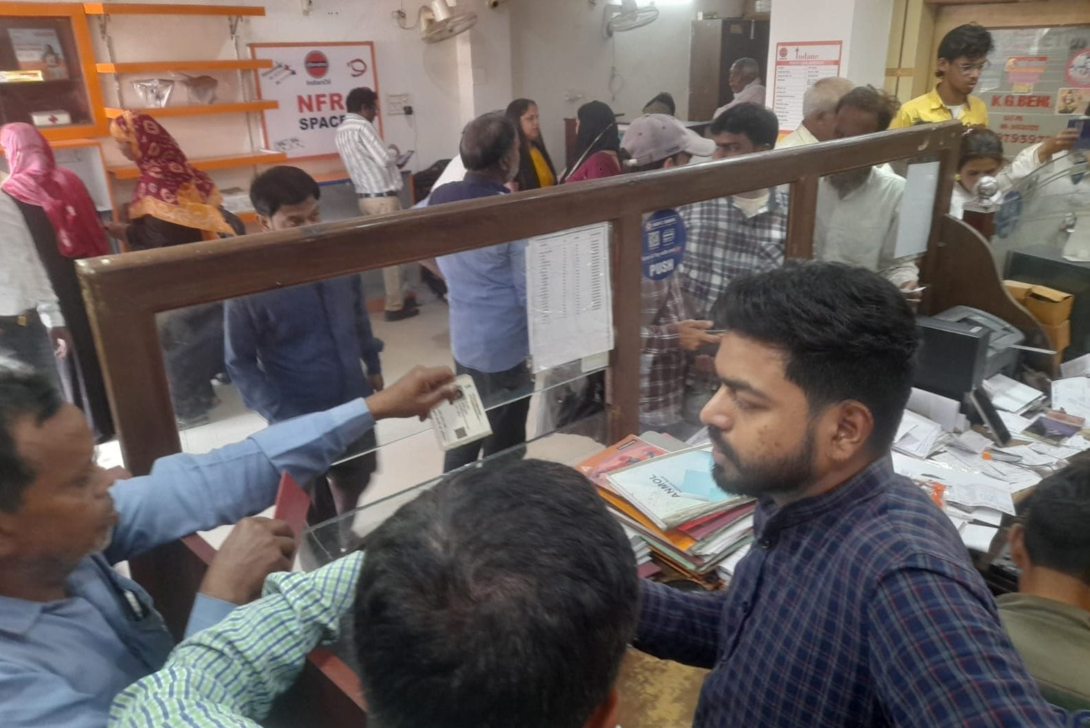 बेबी आजमी, बाडूजई प्रथम। बेबी आजमी, बाडूजई प्रथम।