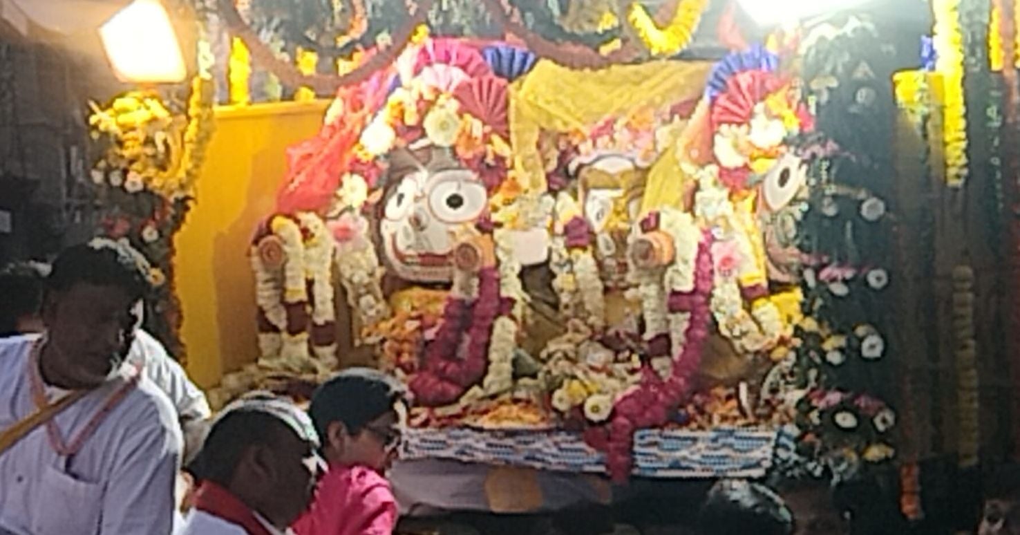 फोटो : सोनीपत शहर में निकाली गई भगवान जगन्नाथ की यात्रा के दौरान रस्सी से रथ खींचते श्रद्धालु। फोटो : सोनीपत शहर में निकाली गई भगवान जगन्नाथ की यात्रा के दौरान रस्सी से रथ खींचते श्रद्धालु।