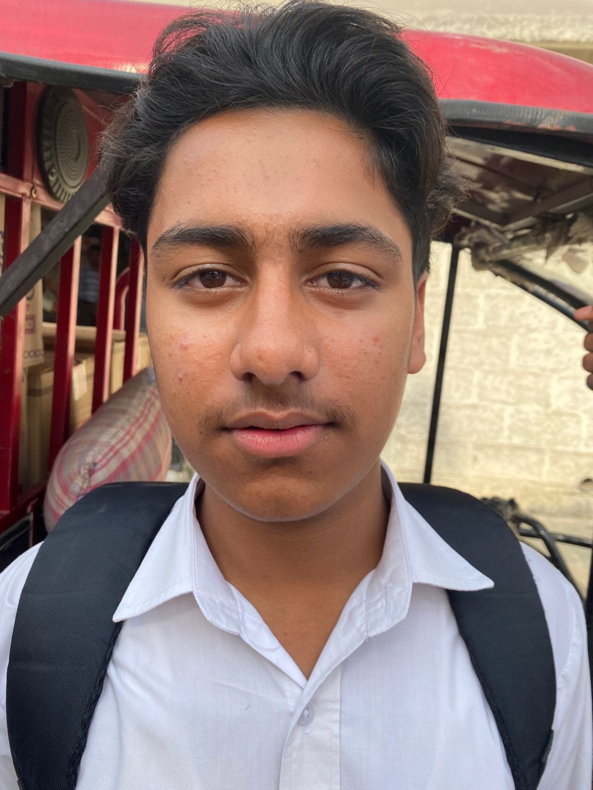 कुरुक्षेत्र। दसवीं की परीक्षा देकर केंद्र से बाहर आते हुए छात्र: संवाद