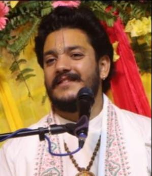 खलीलाबाद के गोला बाजार में चल रहे भागवत कथा सुनने को लगी भीड़-स्रोत आयोजक