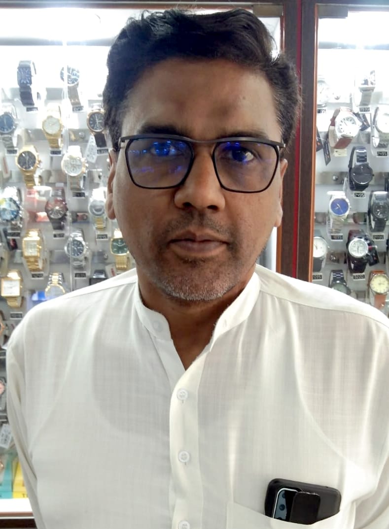 प्रवीण आर्य, व्यापारी