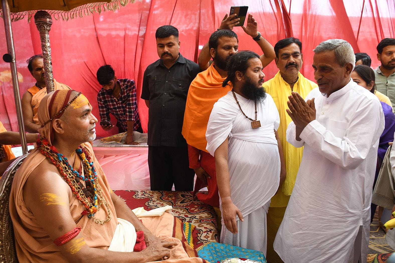 राजधानी में बृहस्पतिवार को शंकराचार्य स्वामी अविमुक्तेश्वरानंद सरस्वती ।